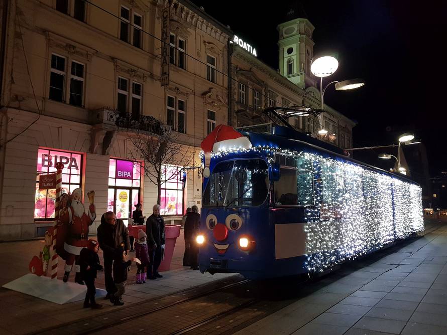 Advent u Slavoniji i Baranji: Bal lipicanaca, virtualne igre...