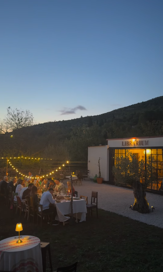 FOTO Farma blizu Splita na kojoj možete ručati među knjigama i družiti se sa životinjama