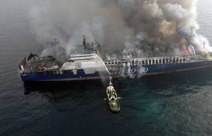 Turski brod u plamenu gasi i pet 'specijalaca s Kurska'