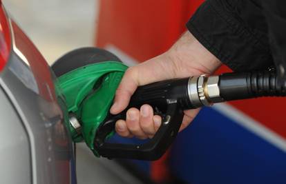 Jeftinije gorivo: Cijena benzina pada na ispod 9 kuna po litri