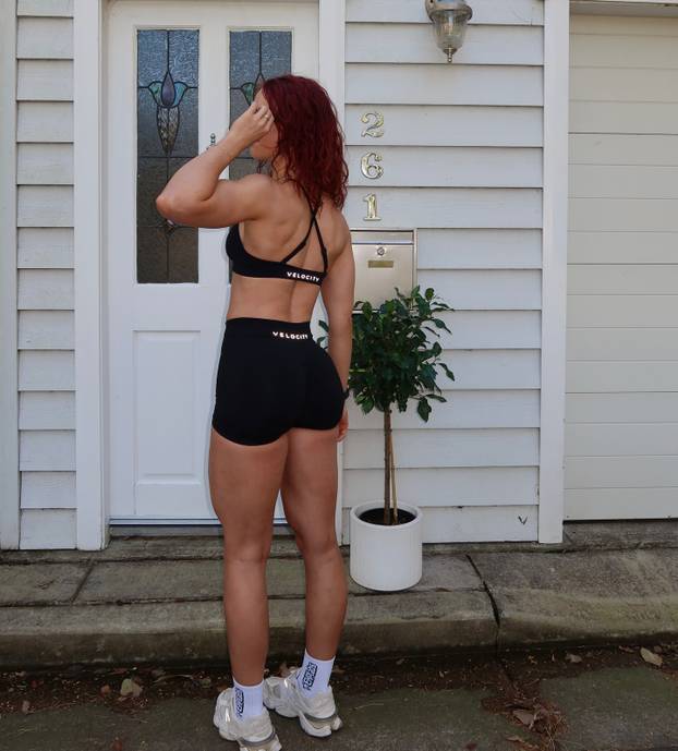 FOTO Tijelo joj je spektakl i nema ni grama masti: Ovako izgleda savršena trenerica!