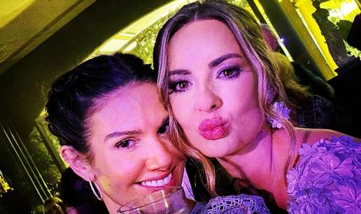 FOTO 'Kraljica sponzoruša' fotkala se potpuno gola: 'Ti si majka, razmisli o svojoj obitelji'