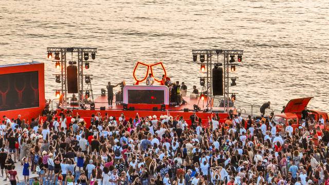 Fenomenalan event Sunset in a glass obilježio je nazaboravan nastup DJ-a Fedde le Granda