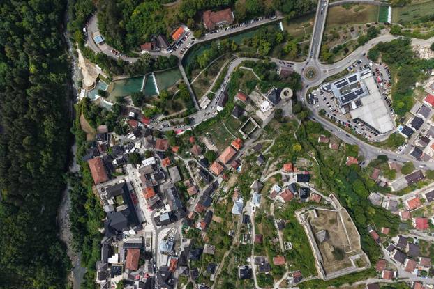 Jajce: Povijesni grad poznat po svojem veličanstvenom  vodopadu