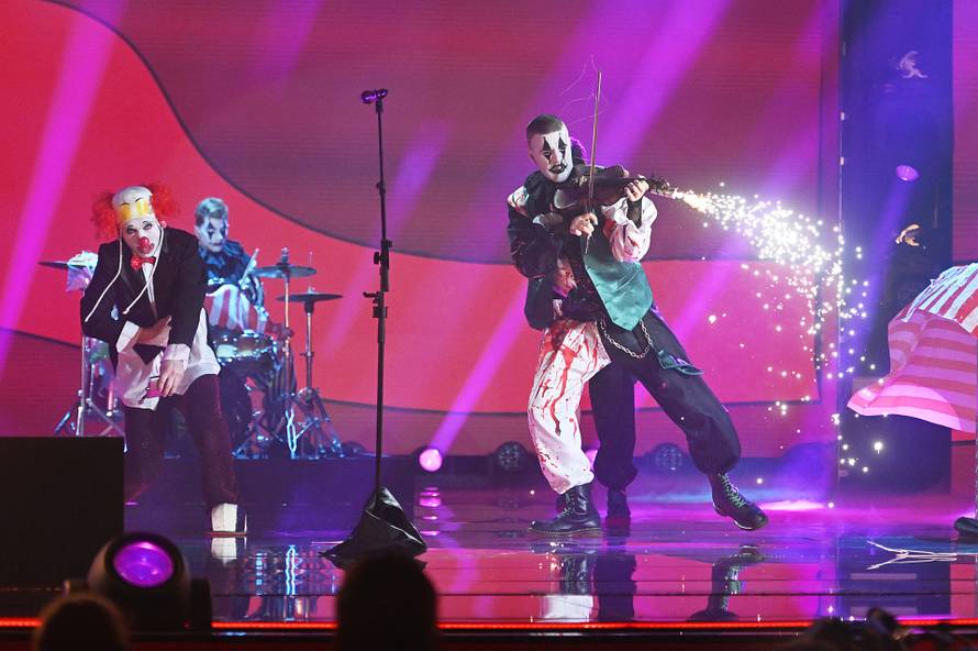 Dora puna adrenalina! Lorena je krvarila, Nižetić ozlijedio prst, a Nipplepeople završio na hitnoj