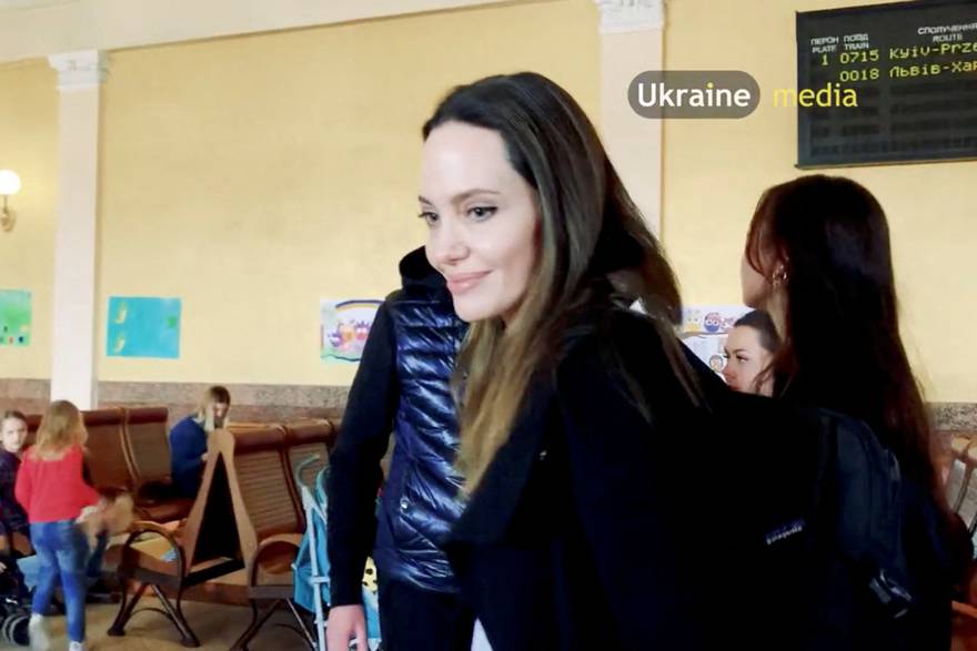 Angelinu Jolie odveli su na sigurno tijekom uzbune za napad u Lavovu