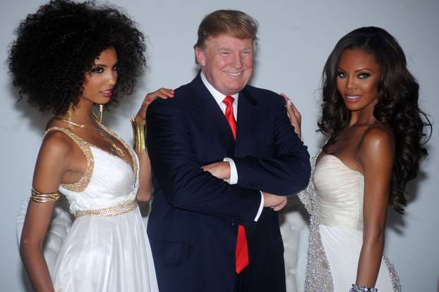New York: Donald Trump pozirao u društvu misica