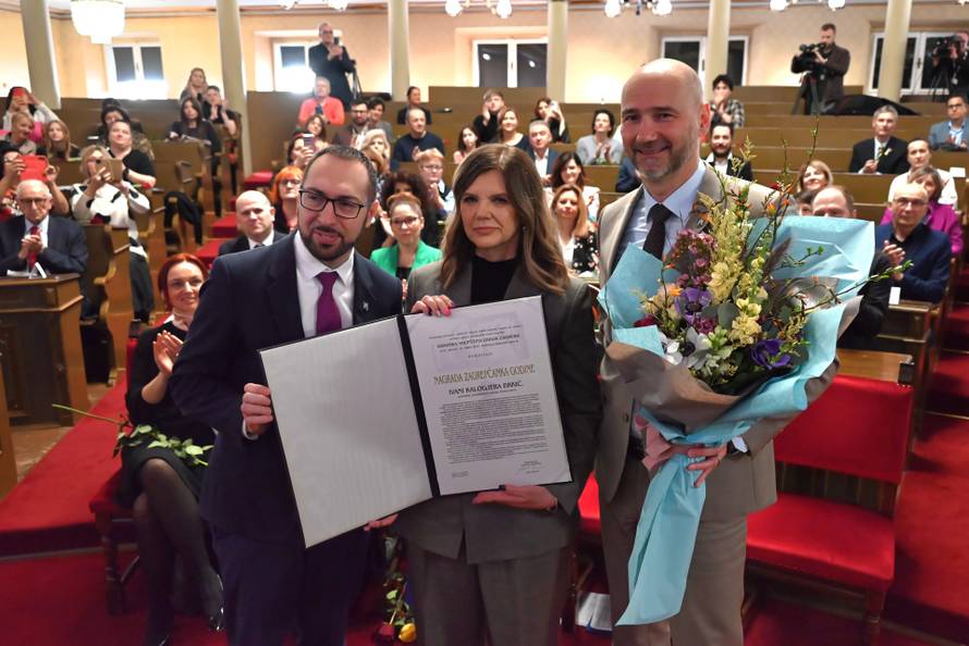 Ivana Kalogjera Brkić je Zagrepčanka godine. Nagradu joj uručili Tomašević i Klisović