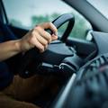 Švedski tinejdžeri već s 15 mogu voziti Porcshee i BMW-e: Brzina ne smije prelaziti 30 km na sat