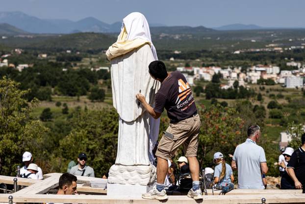 Međugorje: Oskvrnut Gospin kip na brdu ukazanja