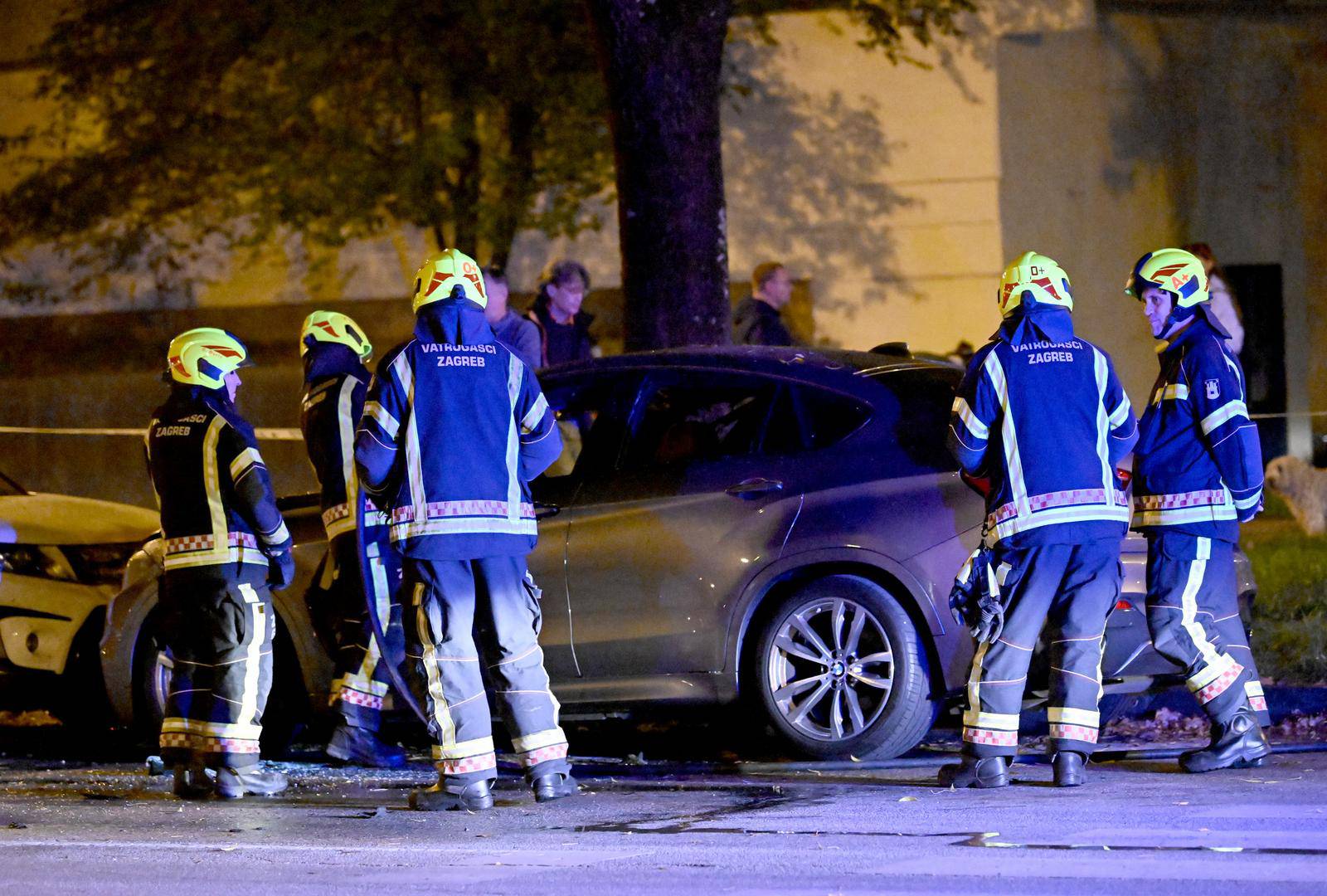 Zagreb: Vatrogasci ugasili požar automobila u Travnom, čula se i eksplozija