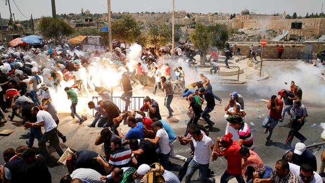 A Picture and its Story: Tear gas scene from Jerusalem's "Day of Rage