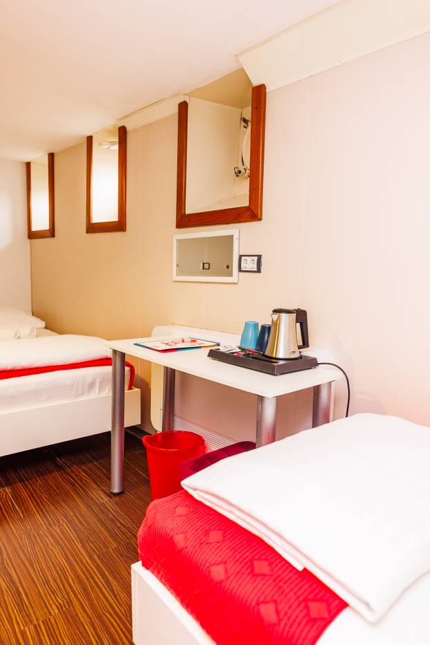 FOTO Zavirite u prvi brod-hotel u Hrvatskoj: Noćenje na ovom brodu u Rijeci ima posebnu čar