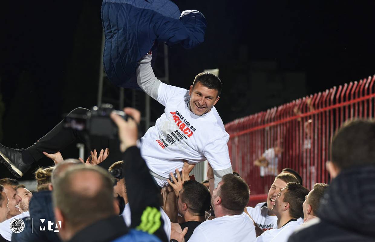 Zrinjski sa stilom postao prvak BiH čak sedam kola prije kraja. Jakirović: Trebat će ovo oboriti