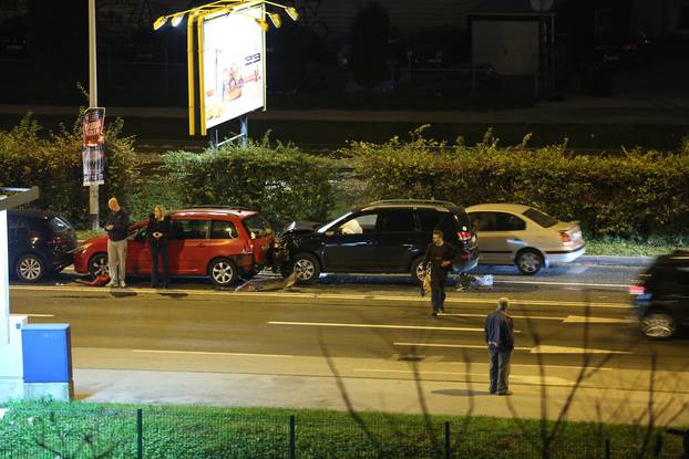 Zagreb: Dvije osobe ozlijeđene u lančanom sudaru četiri vozila na Aleji Bologne