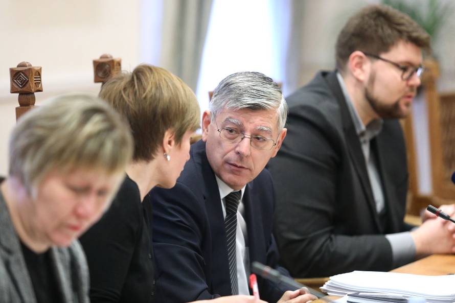 Željko Reiner: 'Ne znam zašto bi građane zanimao Poslovnik'