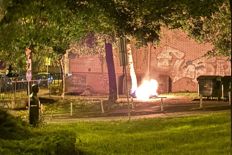 Po&zcaron;ar sme&cacute;a u Zagrebu