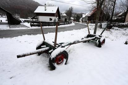 Snijeg zabijelio Mrkopalj