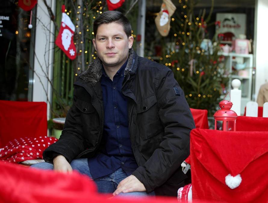 Fešta u Splitu: HRT-ov novinar oženio dugogodišnju djevojku