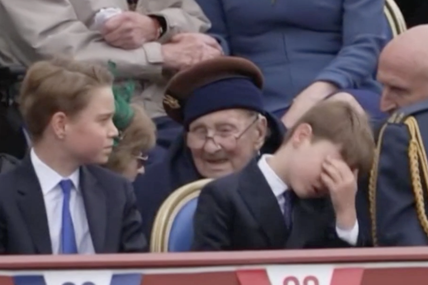 Mali prinčevi su se zadirkivali tijekom proslave u Londonu