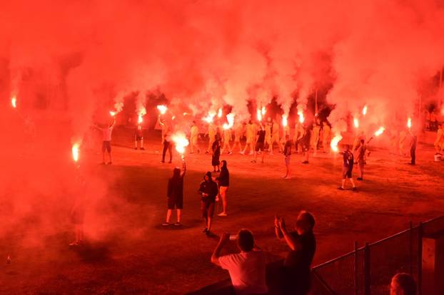 Nogometaši Šibenika s Funcutima proslavili ulazak u prvu ligu