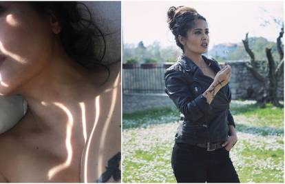 Gola Salma Hayek pokazala je 'tajnu' tetovažu na grudima...