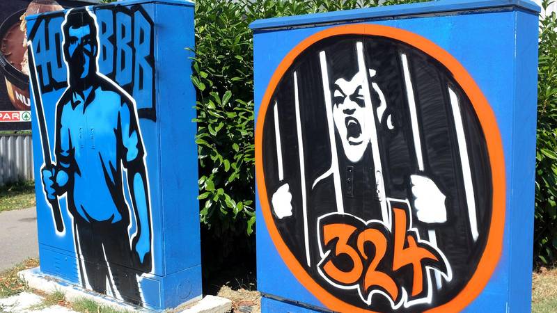 FOTO Evo zašto neki grafiti Bad Blue Boysa imaju broj 324