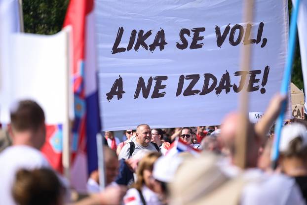 Zagreb: Okupljanje prosvjednika Hodaj za Liku, hodaj za Hrvatsku