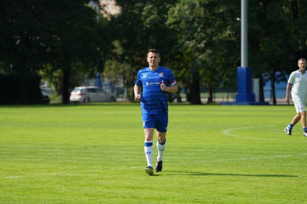 FOTO Legende Dinama ponovno u kopačkama: Boban, Zajec, Marić... zaigrali na izborni dan!