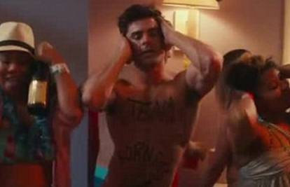 Pokazao isklesano tijelo: Goli Zac Efron pleše i puši 'crack'