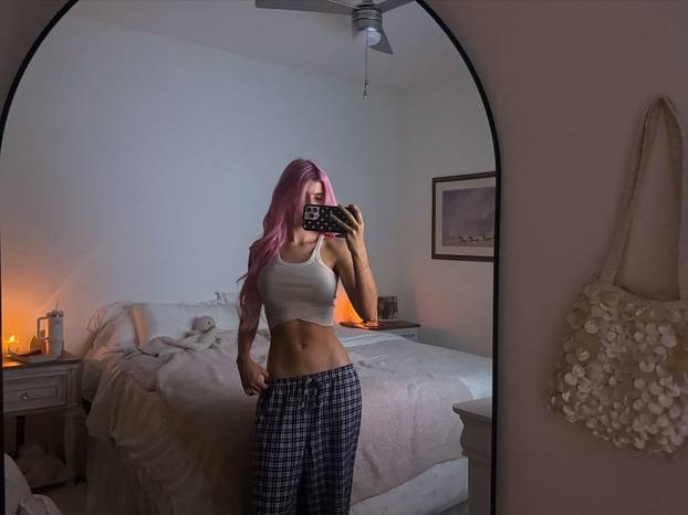 Njen tata kaže da je spavao s 47.000 žena: Otkrila što je sve operirala, voli biti u tangicama