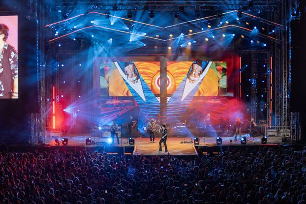 Pula: Parni valjak održao koncert u prepunoj Areni 