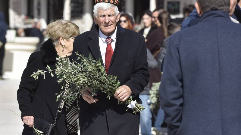 FOTO Svi su na Cvjetnicu nosili posvetiti maslinove grančice