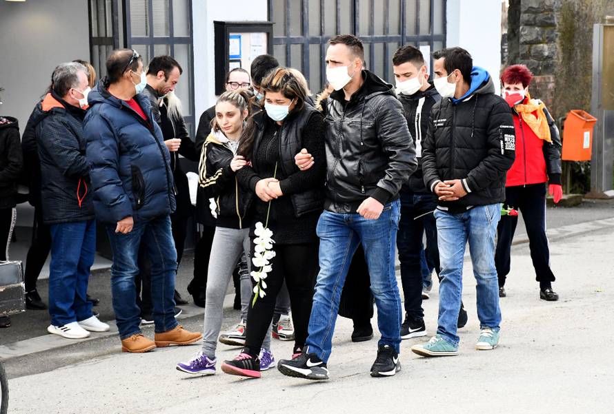 Dječak iz Zagreba napisao je dirljivo pismo umrloj curici: 'Da si barem bila moja sestra...'