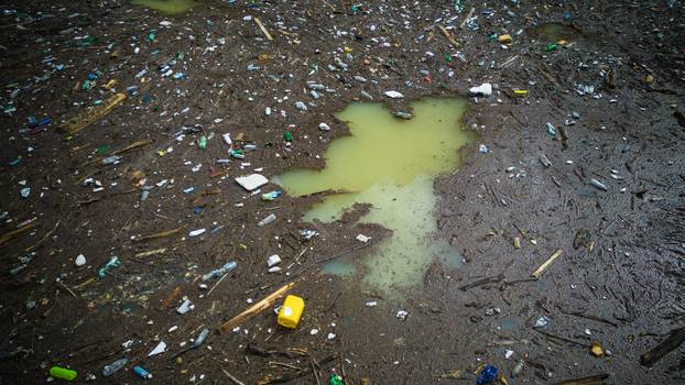 Dolini Neretve prijeti veliko zagađenje, gomila smeća putuje rijekom nakon katastrofe u Jablanici