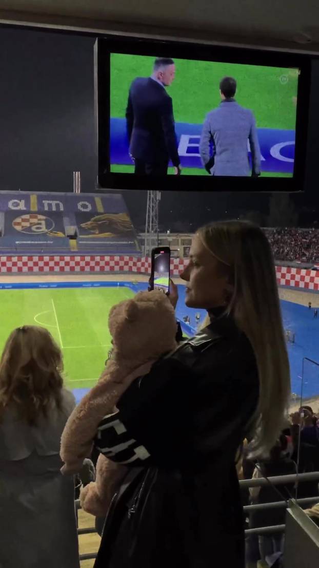 FOTO Nove fotke vjenčanja Kaje i Šime Vrsaljka otkrile emotivnu priču: 'Tata, uvijek ćeš biti tu...'