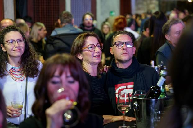 Zadar: Koncert Parnog Valjka u Arsenalu povodom Valentinova