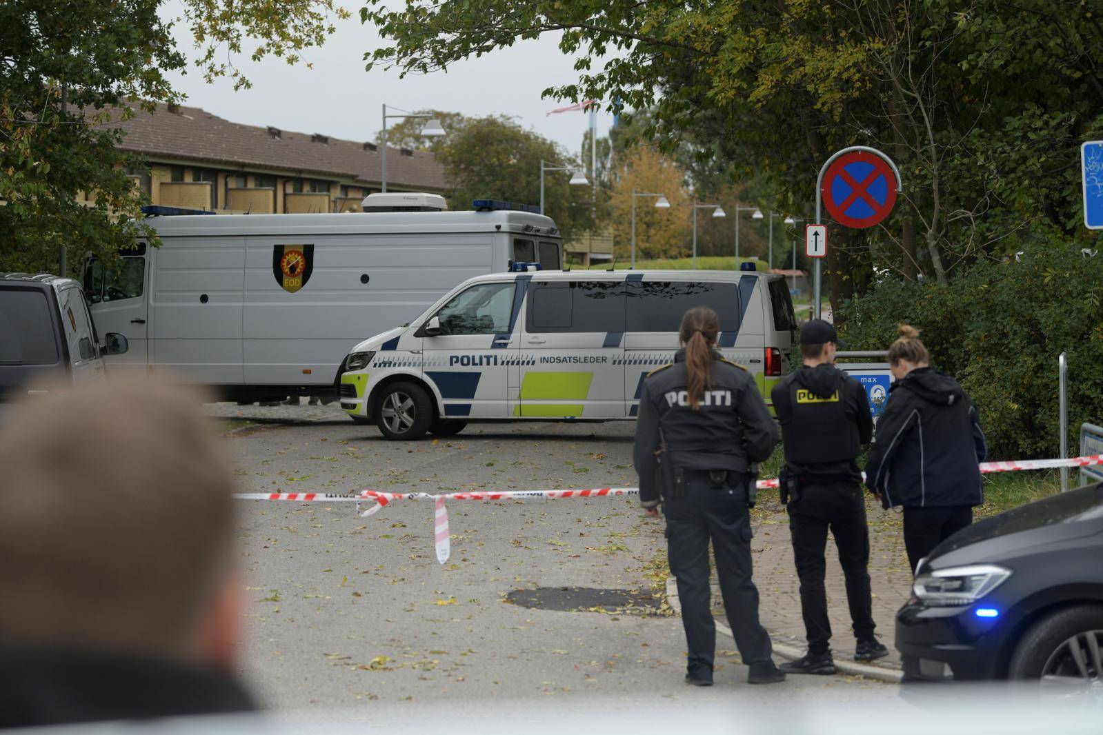 Police officers are seen as Peter Madsen is surrounded by the police in Albertslund