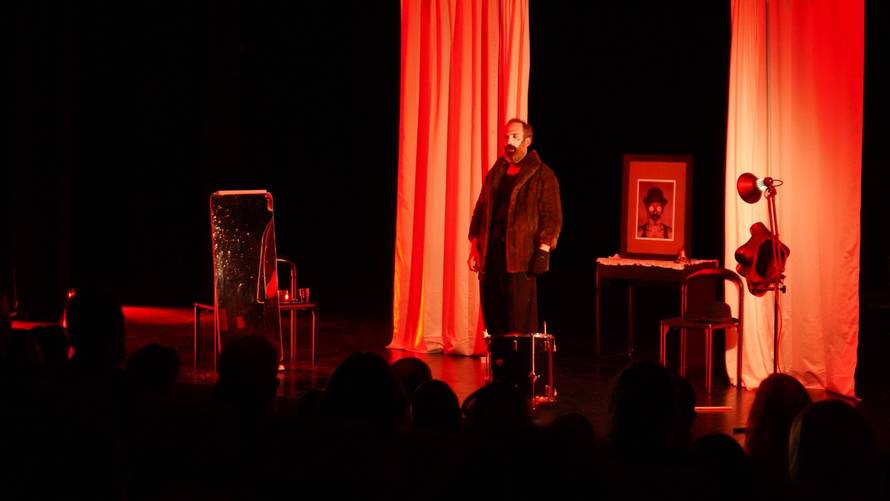 Premijera predstave „Medvjed“ u Kulturnom centru Travno