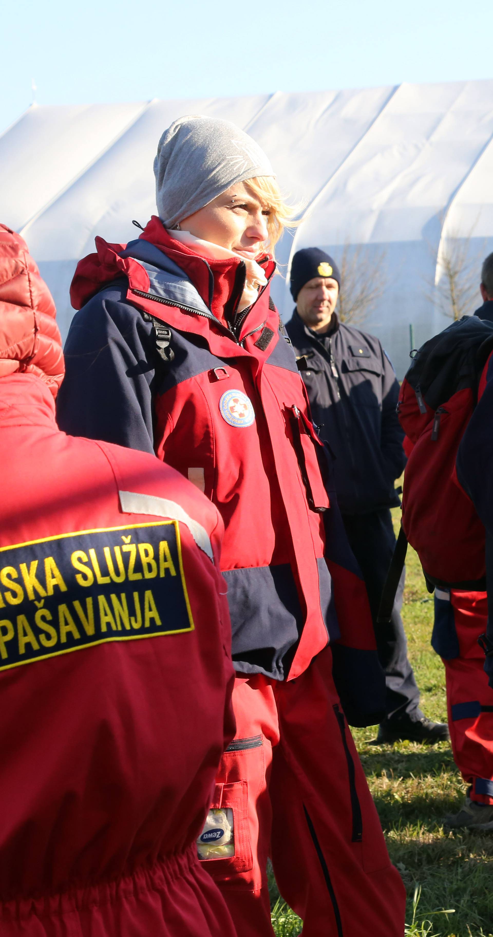 Obustavili potragu: U šumi su pronašli mrtvog učenika (15)