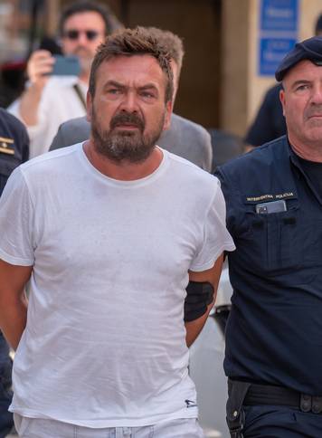 Zadar, 17.08.2026 - Pripadnici interventne policije priveli su cetvorku koja se dovodi u vezu s podmetanjem pozara u Zadarskoj zupaniji