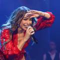 Severina objavila fotku s koncerta u Kranju, a pažnju ukrao 18+ kalendar u pozadini