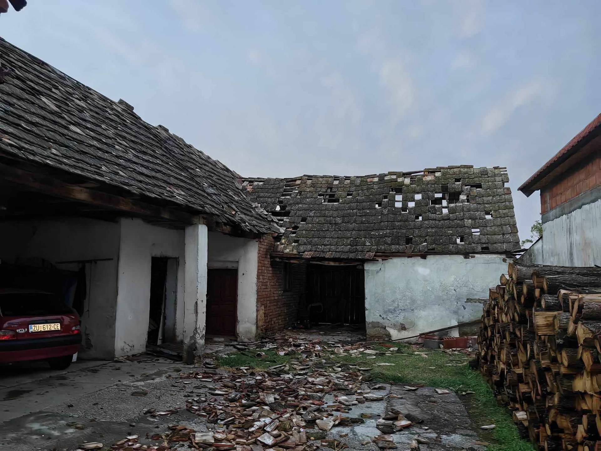 FOTO: Cerna je razorena u oluji, stradala nam je škola, a već četiri dana nemamo ni struje!