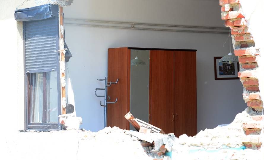 Htio sam sebi graditi kuću, sad je moram graditi podstanarima