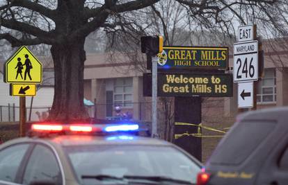 U pucnjavi u američkoj školi dvoje ranjenih, napadača ubili