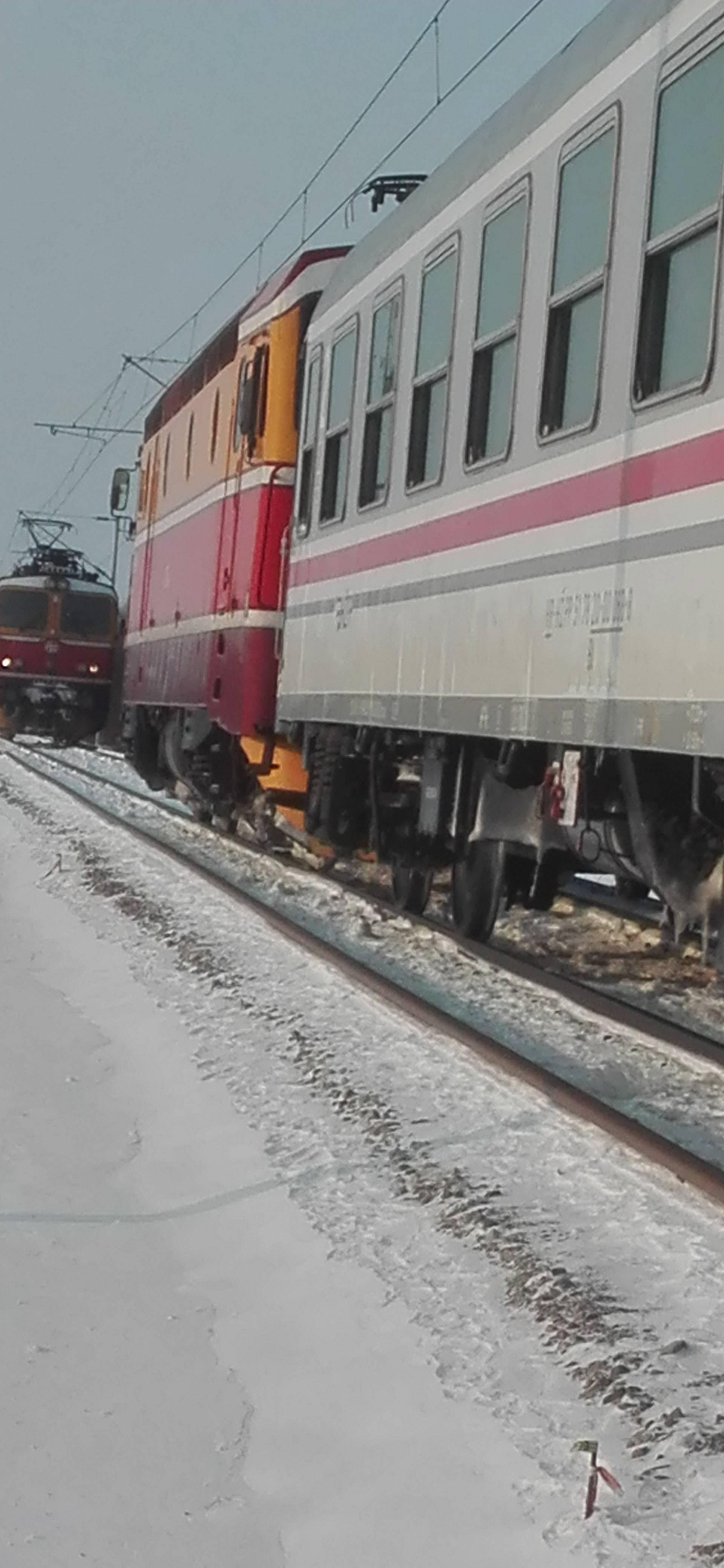Vlak stao kod Vrbovca: 'Vani je bilo -12, a grijanje nije radilo!'