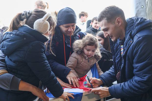 Do?ek bron?anih rukometaša Raužana i Kuzmanovi?a u Brckovljanima