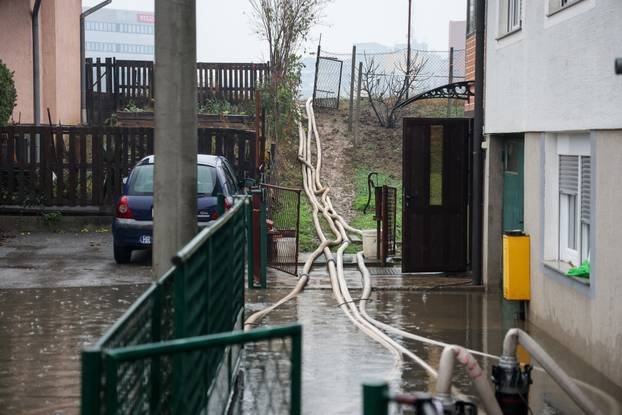 Zagreb: Poplavljena Horvatova ulica u naselju Sveta Klara