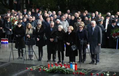 Nema ga već 16 godina: Franji su na grobnicu položili vijence