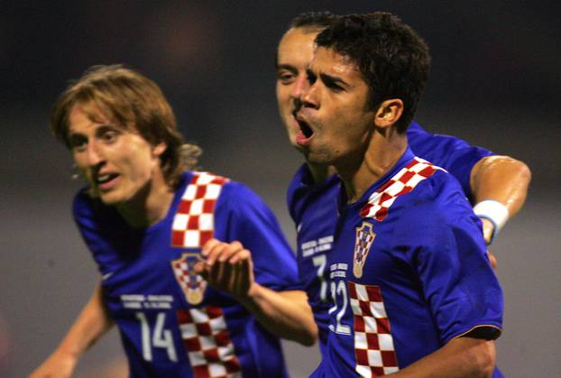 ARHIVA - 2006. Zagreb: Vatreni i "maksimirska krtica" srušili su Englesku 